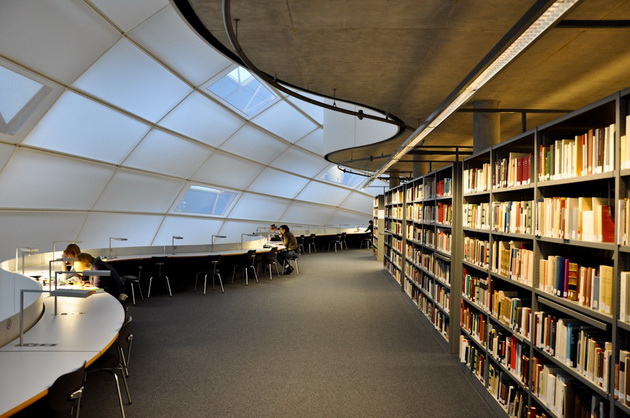 moderni-futuristicki-biblioteki-vo-koi-ke-sakate-da-ja-pominete-sekoja-slobodna-minuta-09.jpg