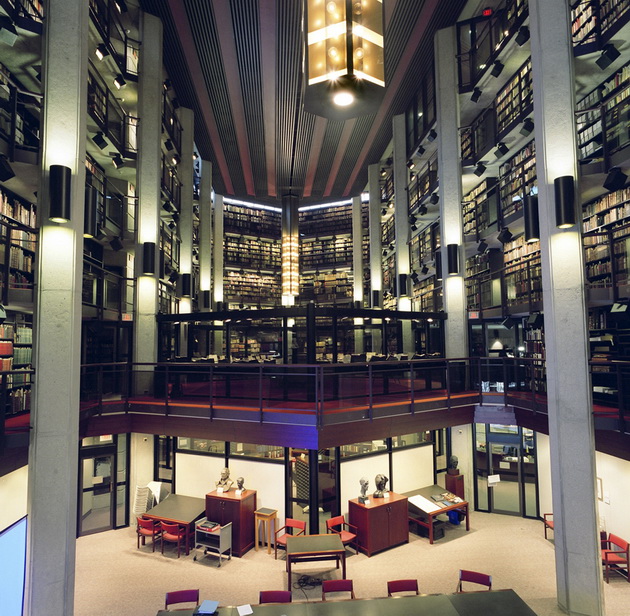 moderni-futuristicki-biblioteki-vo-koi-ke-sakate-da-ja-pominete-sekoja-slobodna-minuta-23.jpg