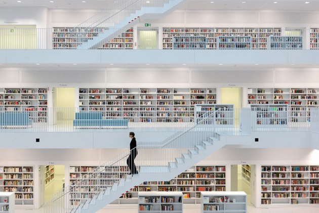 moderni-futuristicki-biblioteki-vo-koi-ke-sakate-da-ja-pominete-sekoja-slobodna-minuta-27.jpg