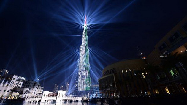 dubai-za-dochekot-na-2018-ta-go-imashe-najgolemoto-svetlechko-lasersko-shou-na-site-vreminja-video-05.jpeg