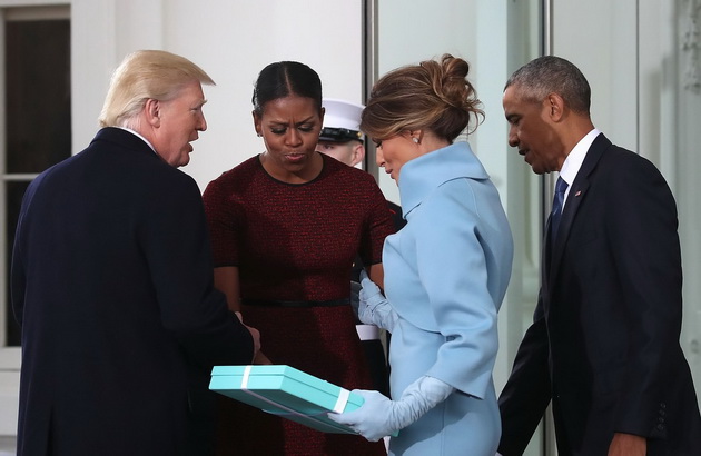 michelle-obama-otkri-sto-imase-vo-kutijata-koja-melanija-tram-i-ja-dade-na-inauguracijata-2.jpg