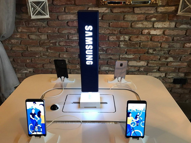 sledete-gi-vashite-omileni-sportski-natprevari-na-noviot-samsung-galaxy-a8-2018-so-beskonecen-displej-3.jpg