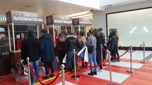 po-povod-denot-na-vljubenite-nad-1500-pisma-isprateni-preku-ljubovnata-poshta-na-skopje-city-mall-03.jpg