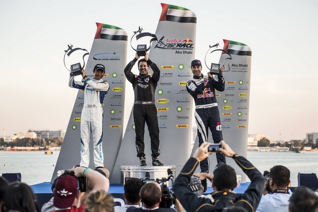 red-bull-air-race-2018-oae-abu-dhabi-amerikanecot-gulijan-ja-otvori-sezonata-so-iznenaduvacki-triumf-01.jpg