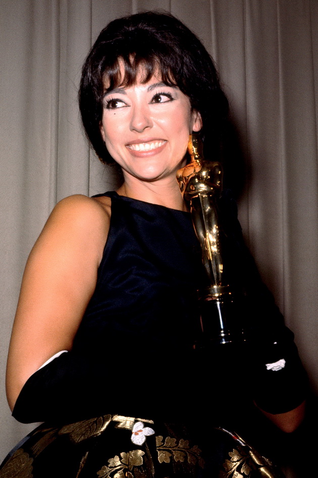 rita-moreno-vo-istiot-fustan-koj-go-nosela-na-oskarite-pred-56-godini-foto-05.jpg