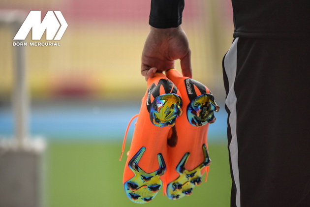 sport-vision-zaedno-so-darko-glisik-ja-pretstavuvaat-najdobrata-kopacka-dosega-od-serijata-nike-mercurial-superfly-360-02.jpg