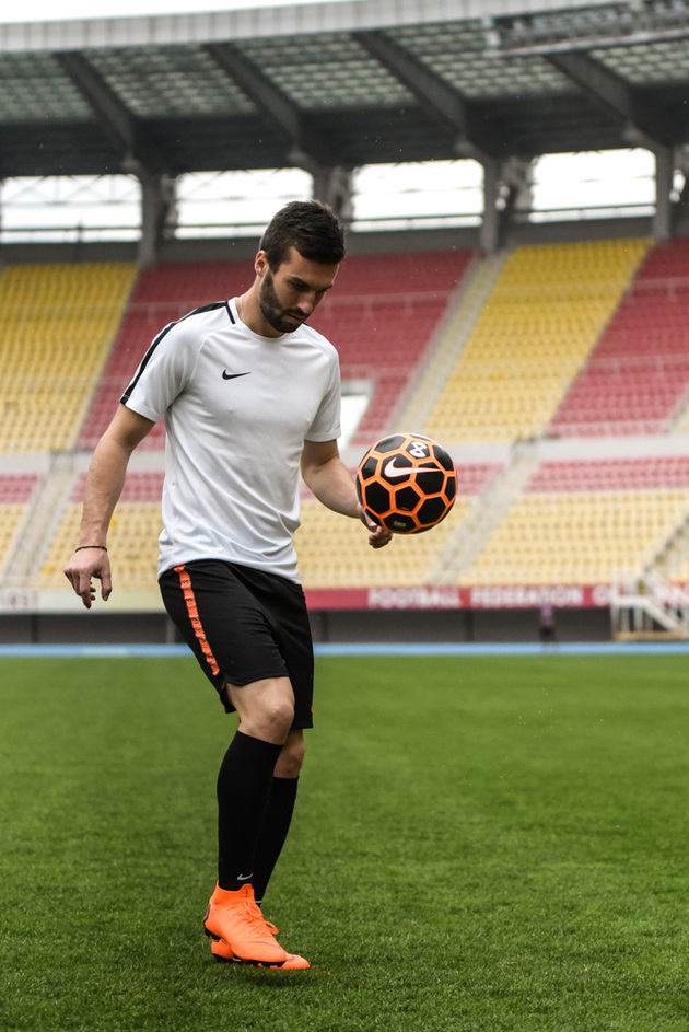 sport-vision-zaedno-so-darko-glisik-ja-pretstavuvaat-najdobrata-kopacka-dosega-od-serijata-nike-mercurial-superfly-360-08.jpg