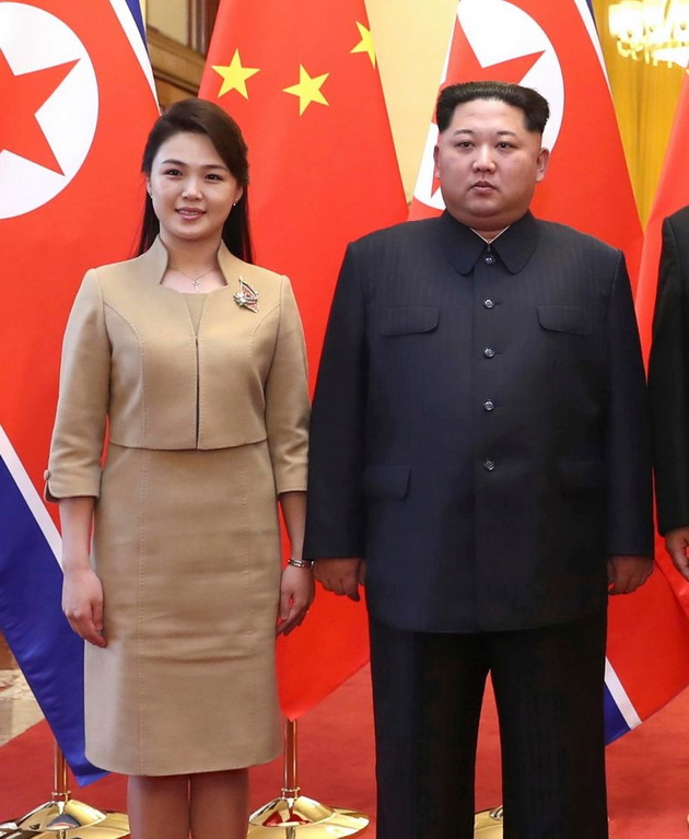 7-pravila-koi-kim-dzong-un-ja-tera-svojata-sopruga-da-gi-pochituva-11.jpg