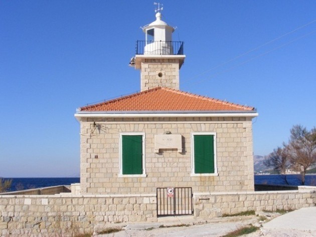7-svetilnici-na-Jadranskoto-krajbrezje-vo-koi-moze-da-prestojuvate (14).jpg