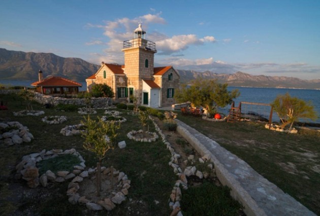 7-svetilnici-na-Jadranskoto-krajbrezje-vo-koi-moze-da-prestojuvate (7).jpg