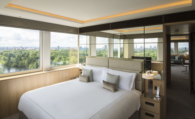 krevet-so-pogled-7-panorami-za-koi-ne-treba-da-mrdnete-od-hotelskata-soba-04.jpg