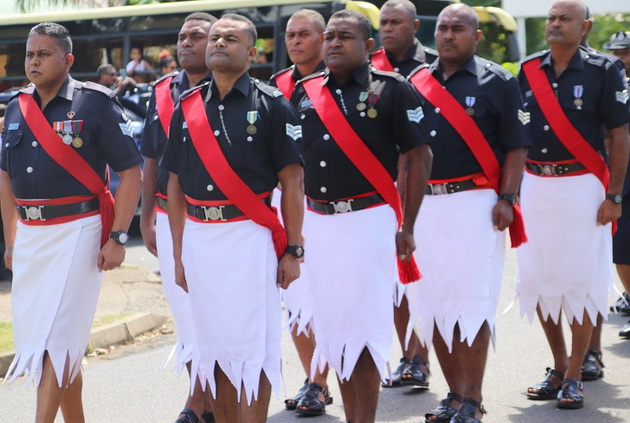 beli-zdolnishta-vo-fidzi-kakvi-uniformi-nosat-policajcite-niz-svetot-foto-27.jpg