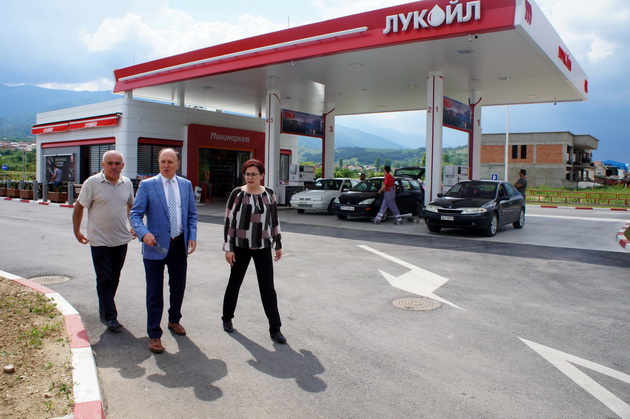 lukoil-donirase-procistuvaci-za-vozduh-za-osnovnite-ucilista-vo-bitola-03.JPG