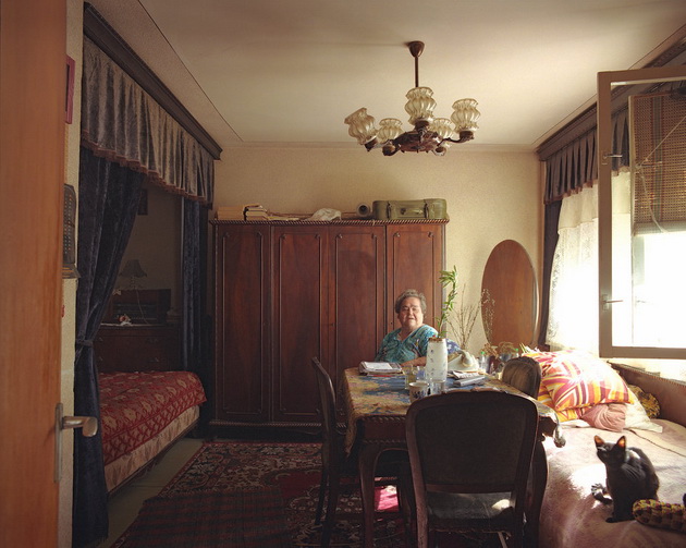 10-identichni-stanovi-vo-stara-zgrada-opremeni-od-razlichni-lugje-foto-07.jpg