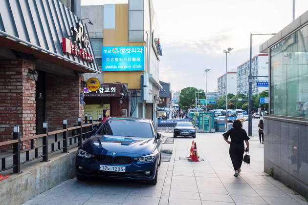 12-fakti-za-zivotot-vo-najbogatoto-sosedstvo-gangam-vo-juzna-koreja-za-koe-peeshe-psaj-foto-10.jpg