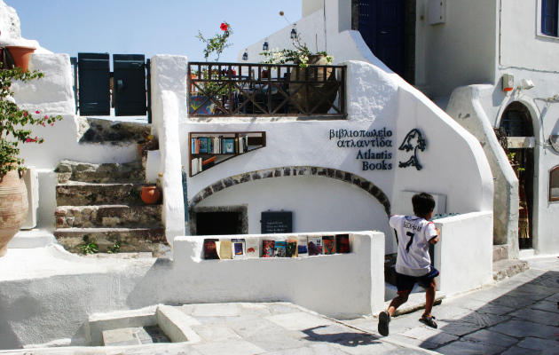 atlantis books knizarnica na santorini shto go osvojuva sekoj citatel 1