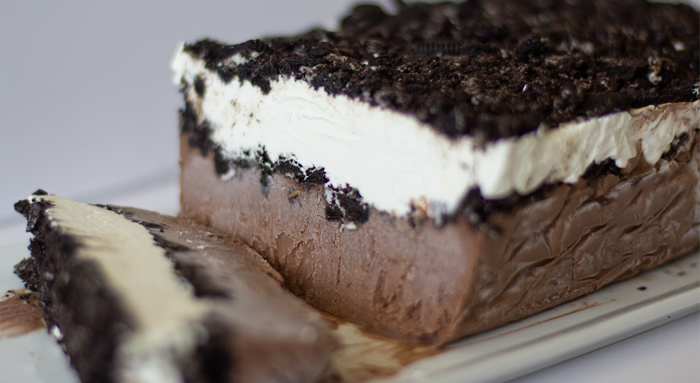 smrznata-torta-od-chokoladen-puding-01.jpg