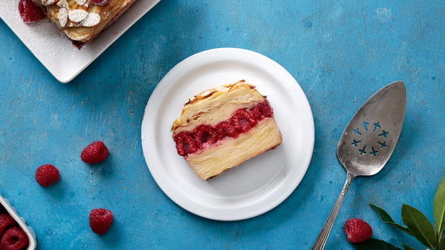 nevidliva-torta-desert-samo-od-ovosje-koj-ke-go-povtoruvate-celo-leto-02.jpg