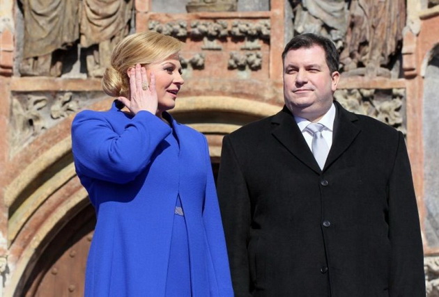 od-selska-devojka-do-lider-na-drzhava-fakti-za-kolinda-grabar-kitarovikj-pretsedatelot-na-hrvatska-04.jpeg