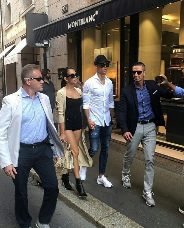 kristijano-ronaldo-i-georgina-rodriguez-na-shopping-niz-milano-foto-1.jpg