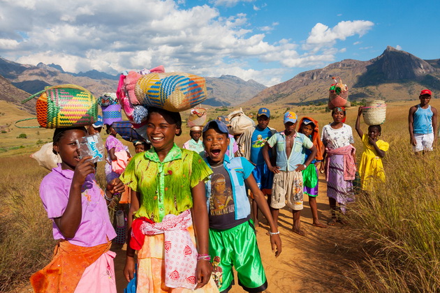 lebarki-od-30-santimetri-tanc-so-koskite-na-pochinatite-12-fakti-za-zivotot-vo-madagaskar-10.jpg