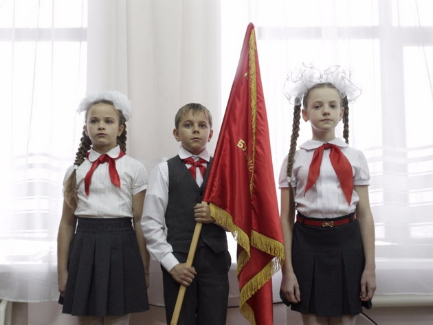 kako-izgledaat-shkolskite-uniformi-vo-15-zemji-niz-svetot-08.jpg