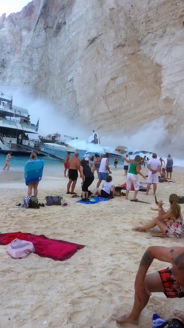 se-srushi-karpa-na-navagio-najpopularnata-plaza-na-zakintos-04.jpg