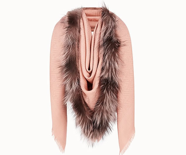 fendi-shal-od-850-evra-lici-na-sto-1.jpg