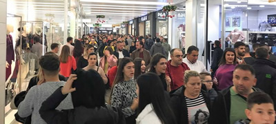 povekje-od-120000-lugje-za-vreme-na-black-friday-vo-skopje-city-mall-povekje.jpg