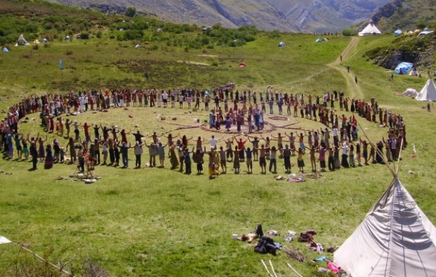 rainbow gathering privremei sobiri koi se slucuvaat nasekade niz svetot 7