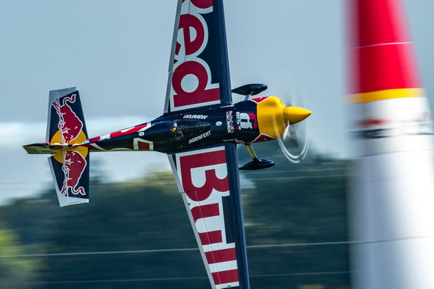 red-bull-air-race-premierno-vo-viener-nojshtad-na-15-16-septemvri-001.jpg