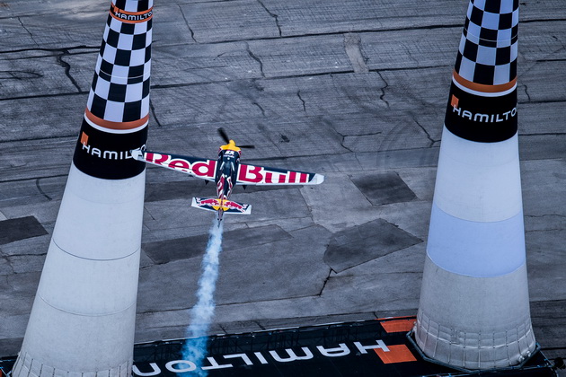 shonka-ja-osvoi-prvata-titula-vo-red-bull-air-race-01.jpg