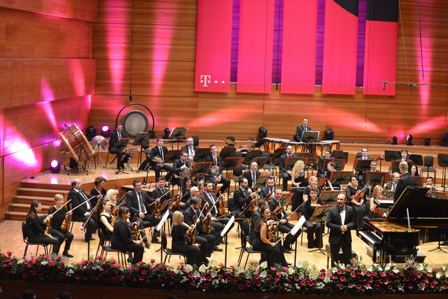 koncert-za-pametenje-na-simon-trpceski-i-makedonska-filharmonija-01.JPG