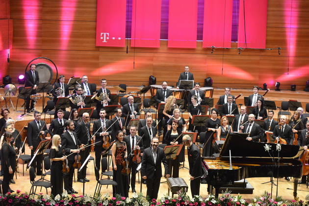 koncert-za-pametenje-na-simon-trpceski-i-makedonska-filharmonija-04.jpg