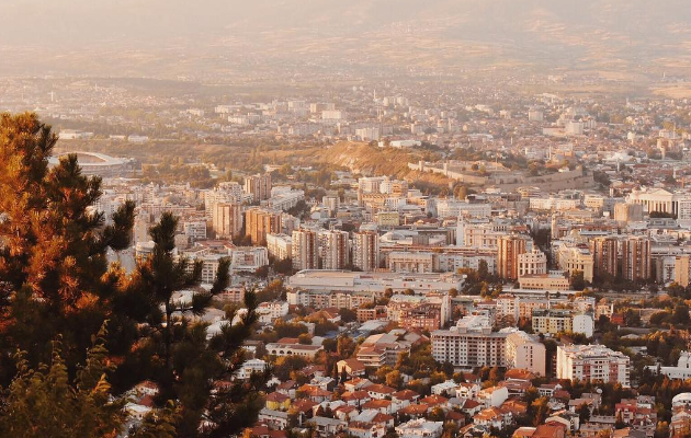 Marija stambolikj sharenata arhitektura na lisabon i mladeshkiot zivot zaedno so mirisot na pica niz rim bea inspiracija za nad 2500 fotografii od sekoj grad 2