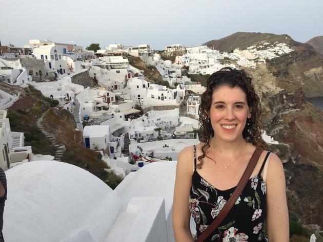 zoshto-ne-zhalam-za-parite-potrosheni-na-santorini-02.jpg
