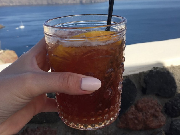 zoshto-ne-zhalam-za-parite-potrosheni-na-santorini-05.jpg