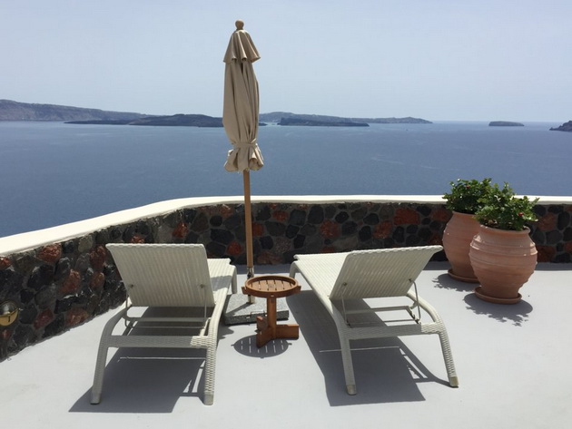 zoshto-ne-zhalam-za-parite-potrosheni-na-santorini-08.jpg