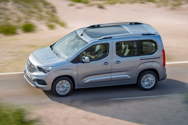 autobest-gala-opel-combo-life-e-best-buy-vozilo-vo-evropa-za-2019-godina-04.jpg