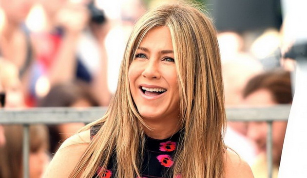 surova-majka-smrt-na-terapevtot-12-te-najloshi-zhivotni-iskustva-na-jennifer-aniston-29.jpg