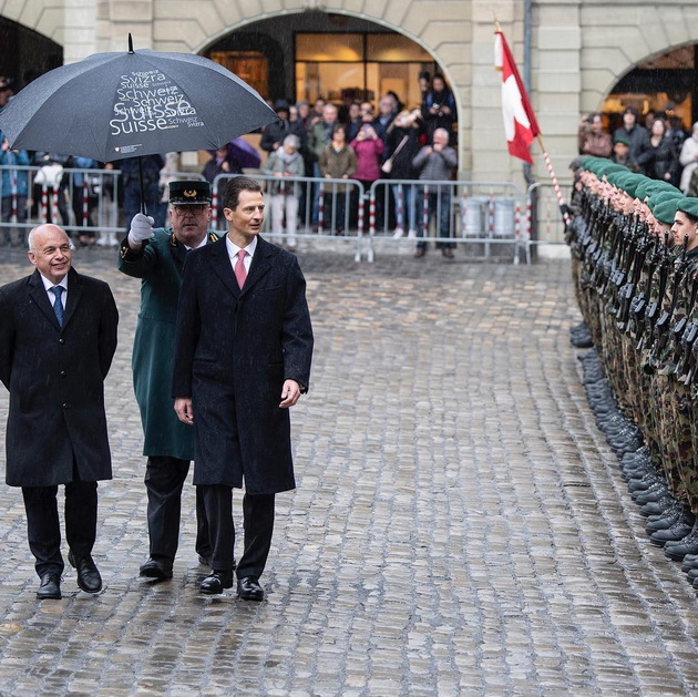 deca-na-povodnik-mleko-od-ulichen-avtomat-15-fakti-za-zhivotot-vo-shvajcarija-14.jpg