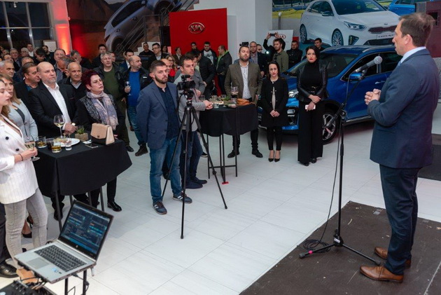 kia-motors-macedonia-so-nov-prodazen-salon-vo-strumica-07.jpg