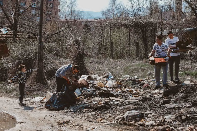 ucenici-od-bitola-zaedno-so-klasnata-go-prifatija-predizvikot-trash-challenge-09.jpg