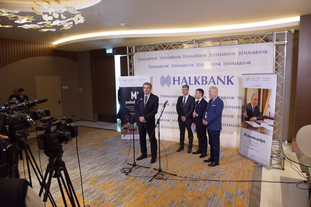 halkbank-ad-skopje-dobitnik-na-prestiznoto-priznanie-za-pridones-kon-razvoj-na-pretpriemnistvoto-vo-sredna-i-jugoistocna-evropa-kreatori-na-stoletieto-02.jpg