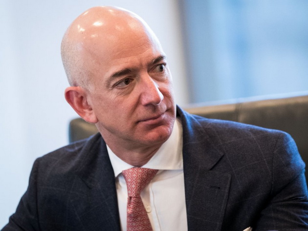 pobogat-e-od-britanskoto-kralsko-semejstvo-8-fakti-koi-dokazhuvaat-kolku-ludo-bogat-e-djef-bezos-03.jpg
