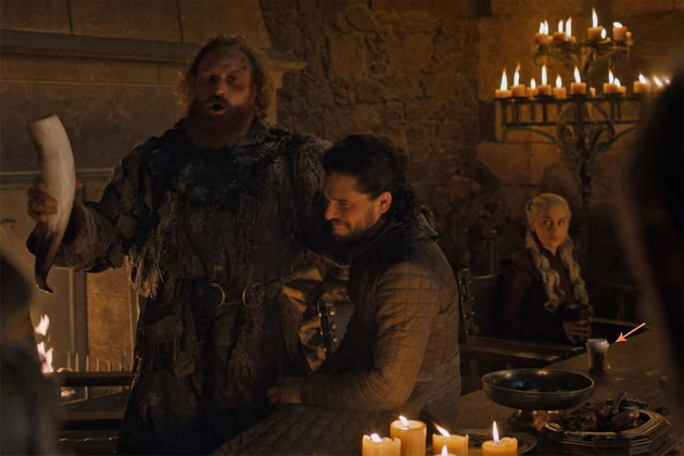 zaboravena-starbucks-chasha-se-najde-vo-najnovata-epizoda-na-game-of-thrones-02.jpg