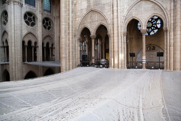 ekskluzivni-fotografii-kako-izgledaat-obidite-za-spasuvanje-na-bogorodichnata-crkva-vo-pariz-05.jpg