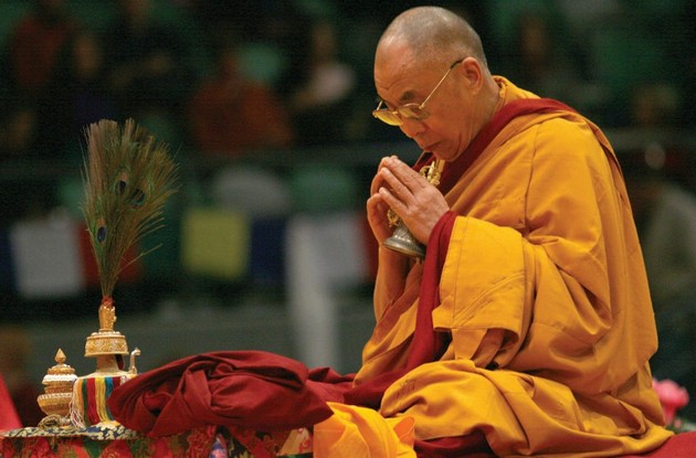 kako-izgleda-eden-den-vo-zhivotot-na-dalaj-lama-02.jpg