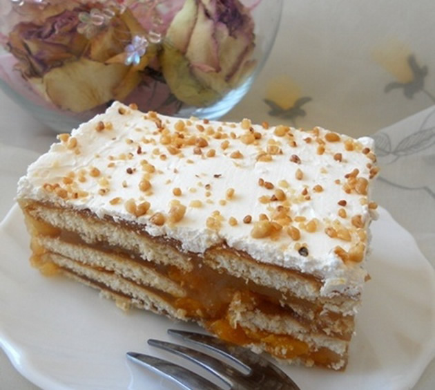 leten-kolach-bez-pechenje-so-redeni-biskviti-i-praski-04.jpg
