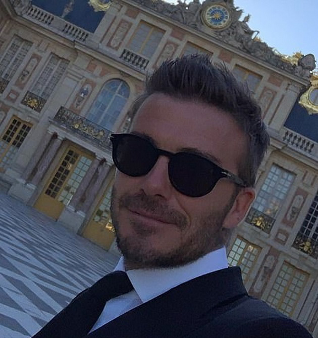 victoria-i-david-beckham-proslavija-20-godini-brak-so-privatna-turneja-niz-versaj-9.jpg